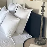 Demeure Bouquet Πανσιόν 4*